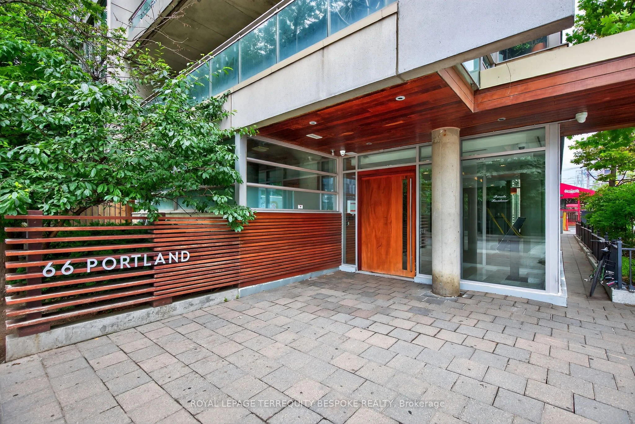 66 Portland Street 801, Toronto C01, ON M5V 2M6