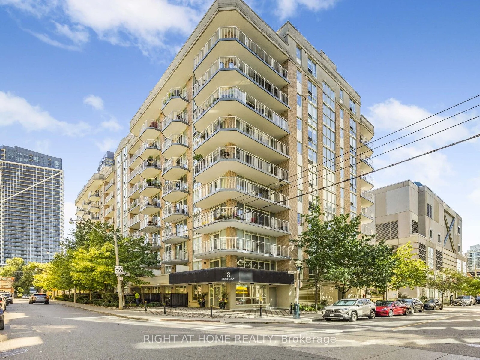 18 Stafford Street 710, Toronto C01, ON M5V 3W4