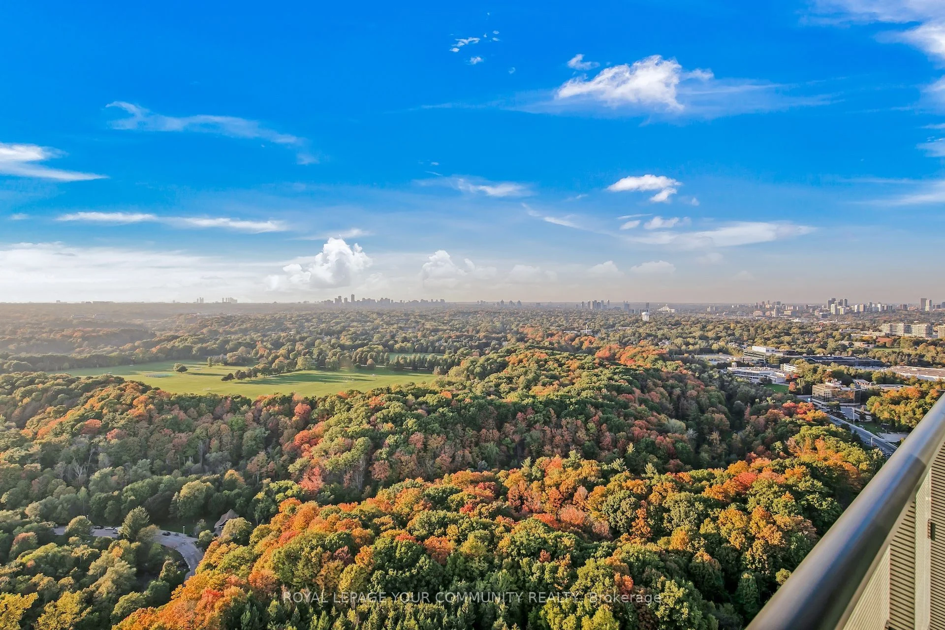 10 Inn On The Park Drive 3303, Toronto C13, ON M3C 0P9