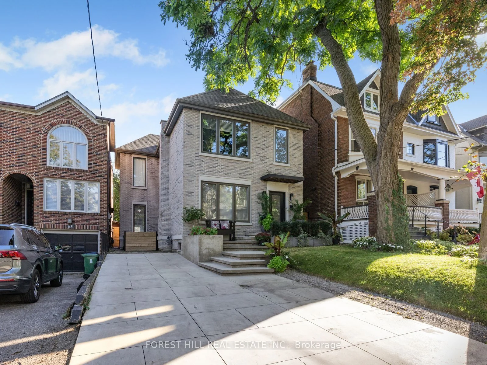 67 Duggan Avenue, Toronto C02, ON M4V 1Y1