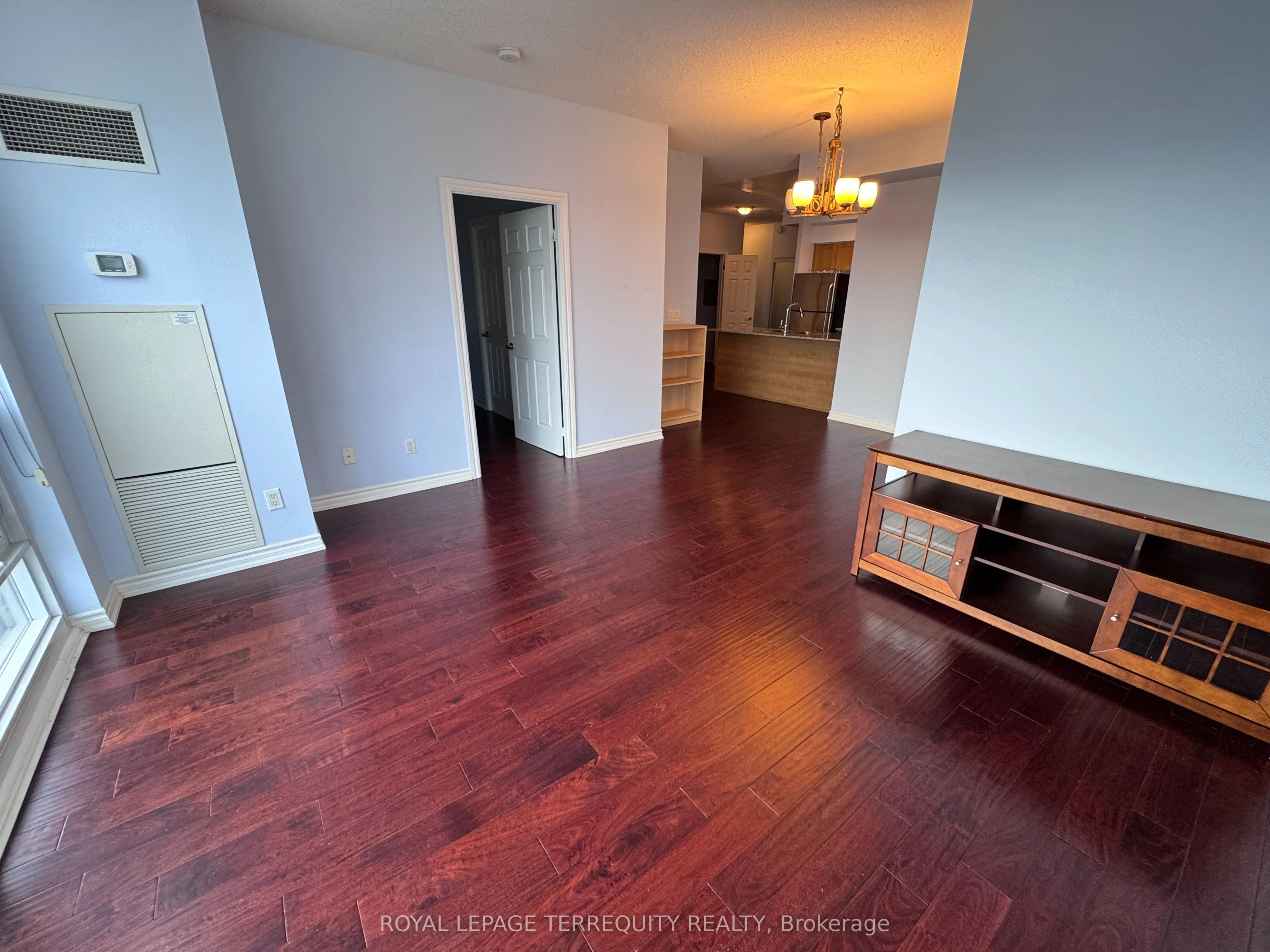 761 Bay Street 3308, Toronto C01, ON M5G 2R2