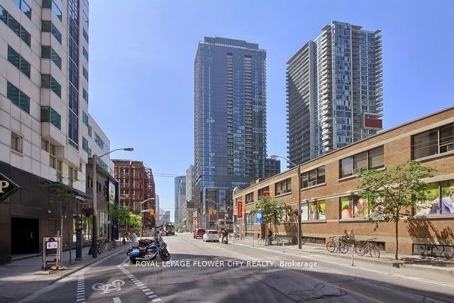 88 Blue Jays Way 1001, Toronto C01, ON M5V 2G3