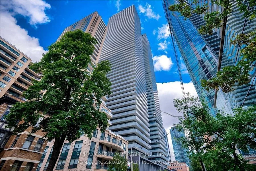 42 Charles Street E 4305, Toronto C08, ON M4Y 0B7