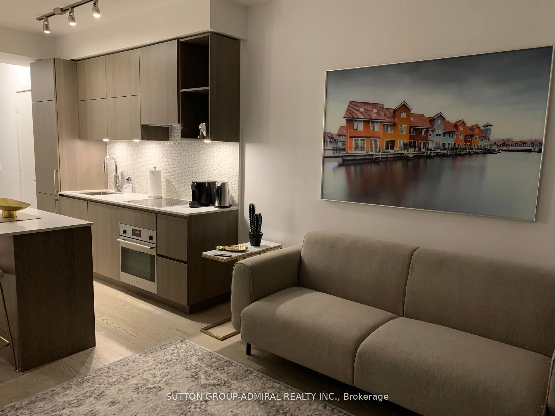 1 Yorkville Avenue 2203, Toronto C02, ON M4W 1L1