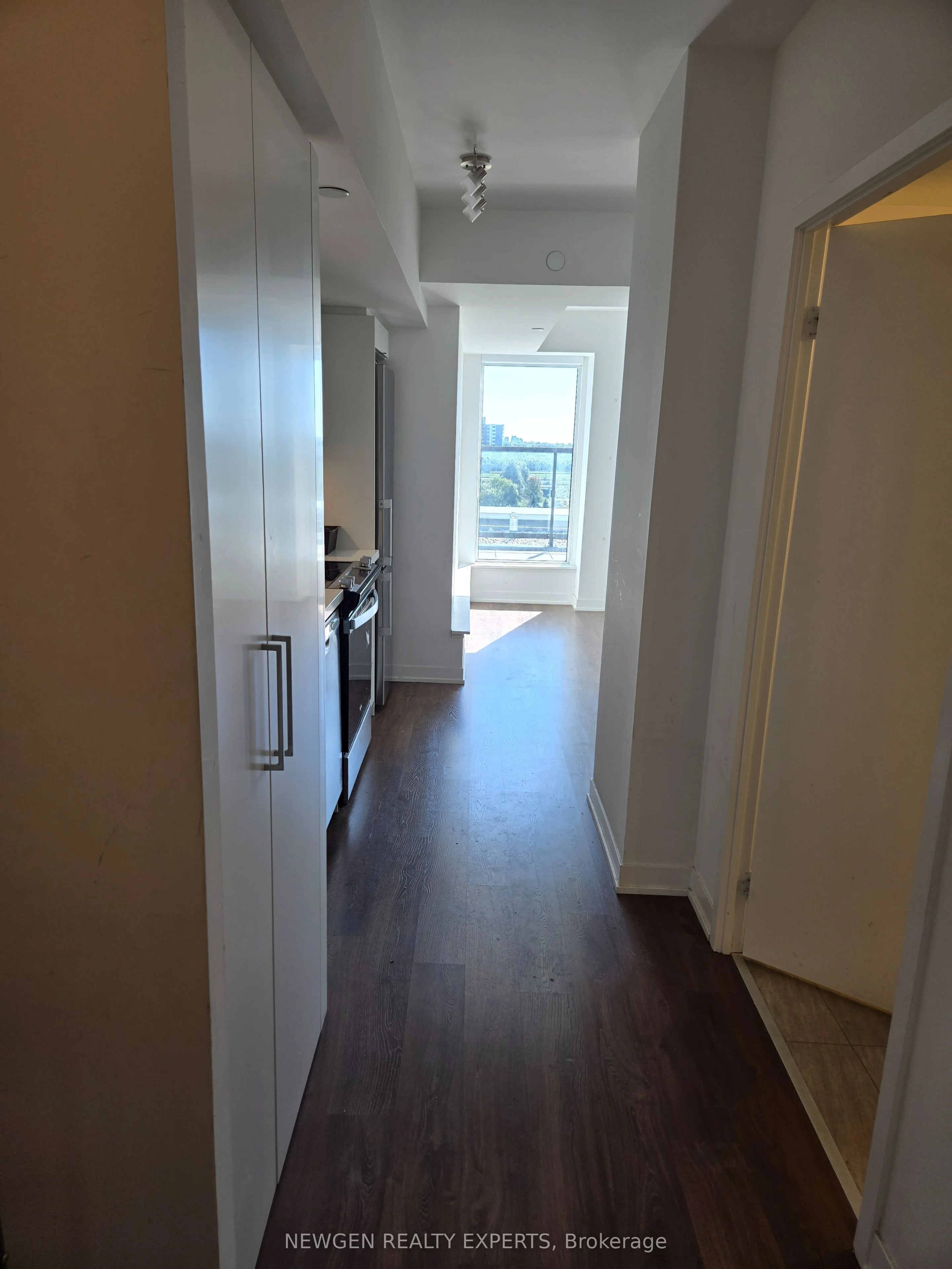 500 Wilson Avenue 903, Toronto C06, ON M3H 0E5