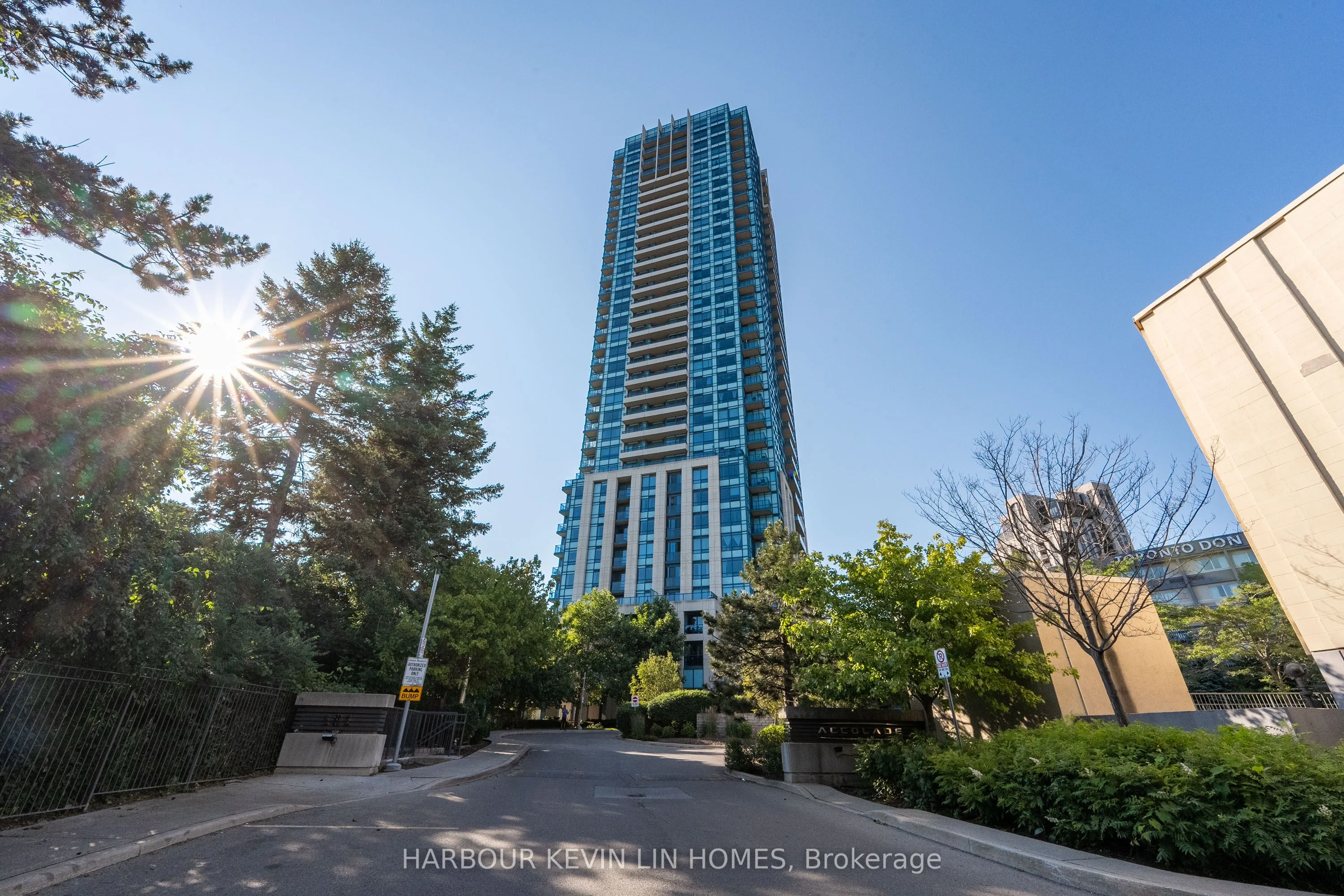 181 Wynford Drive 704, Toronto C13, ON M3C 0C6