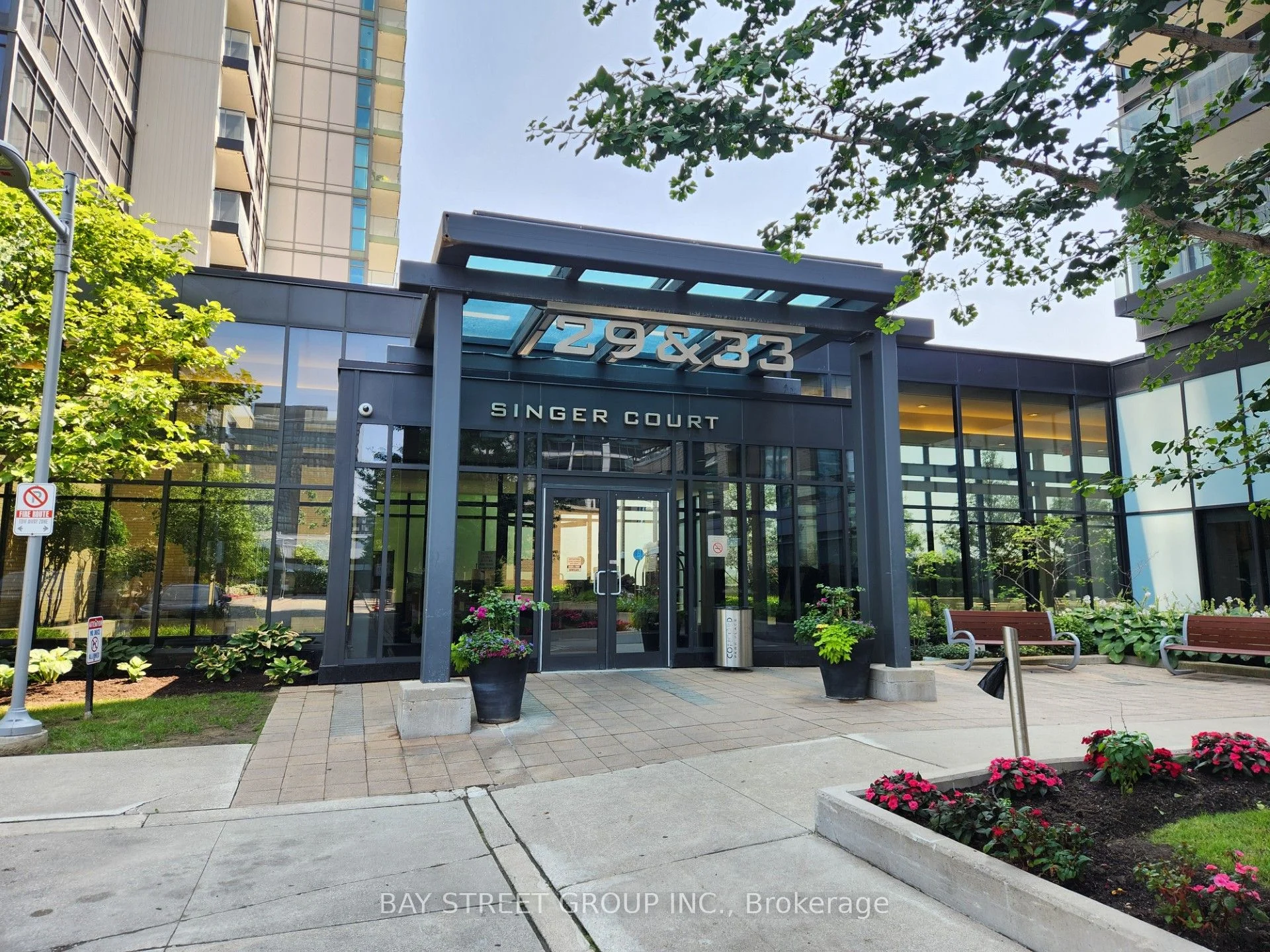 29 Singer Court 512, Toronto C15, ON M2K 0B3
