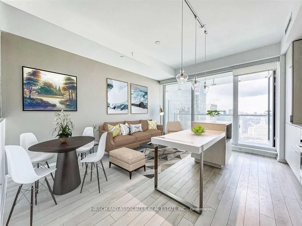 197 Yonge Street 3210, Toronto C08, On M5b 1m4