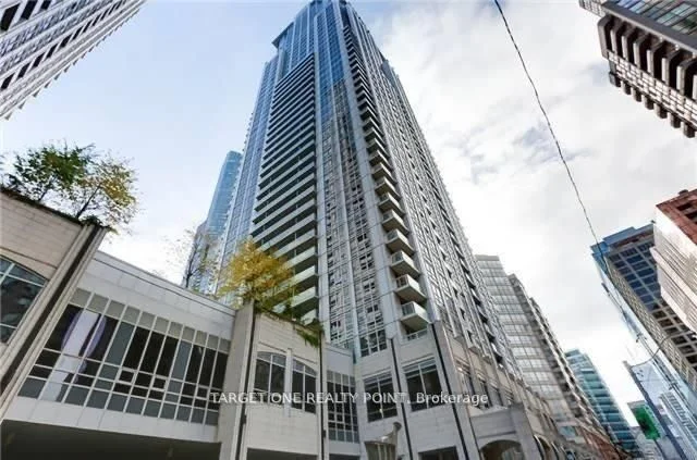 761 Bay Street 1707, Toronto C01, ON M5G 2R2