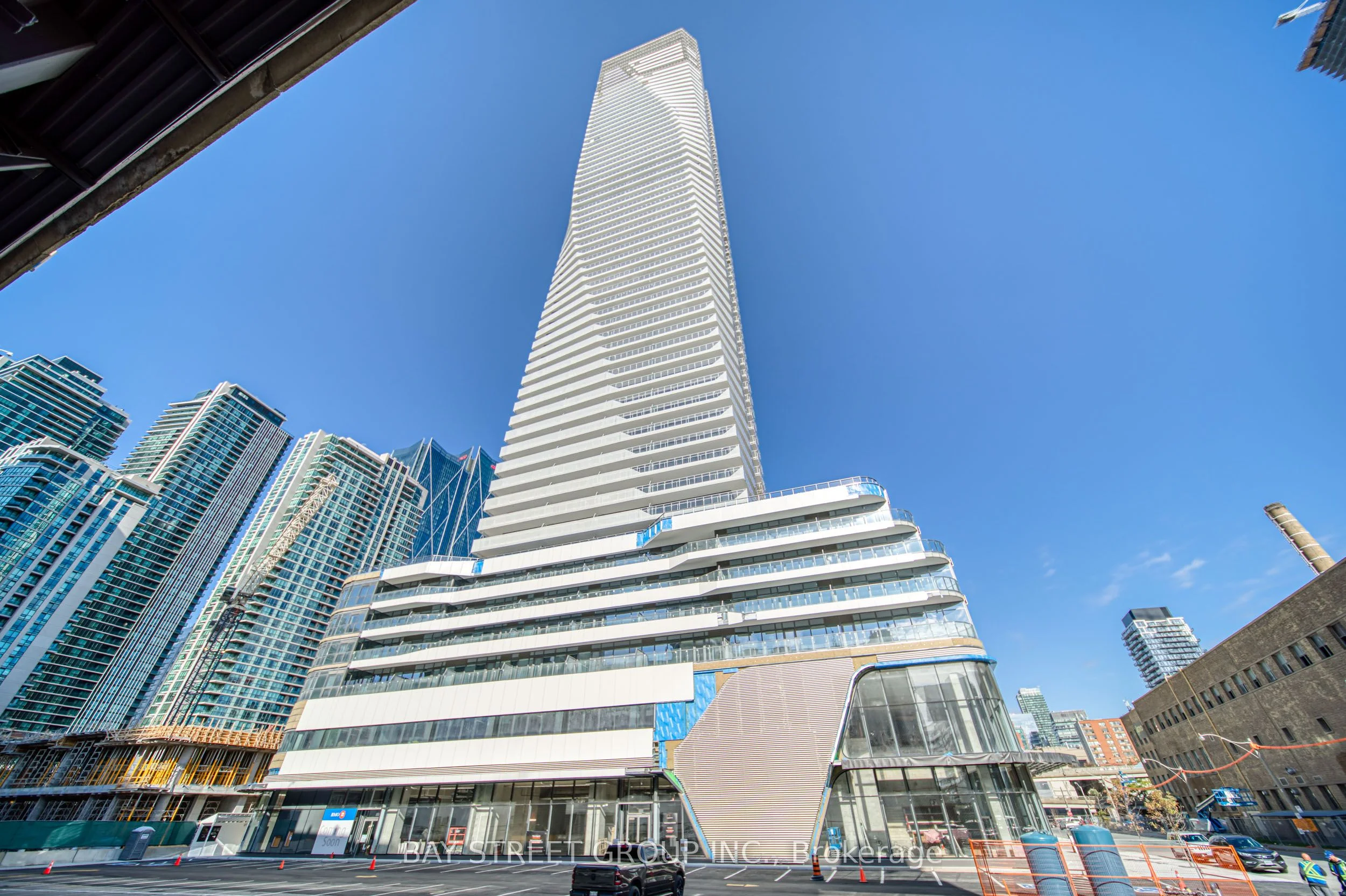 28 Freeland Street 2303, Toronto C08, On M5e 1l7