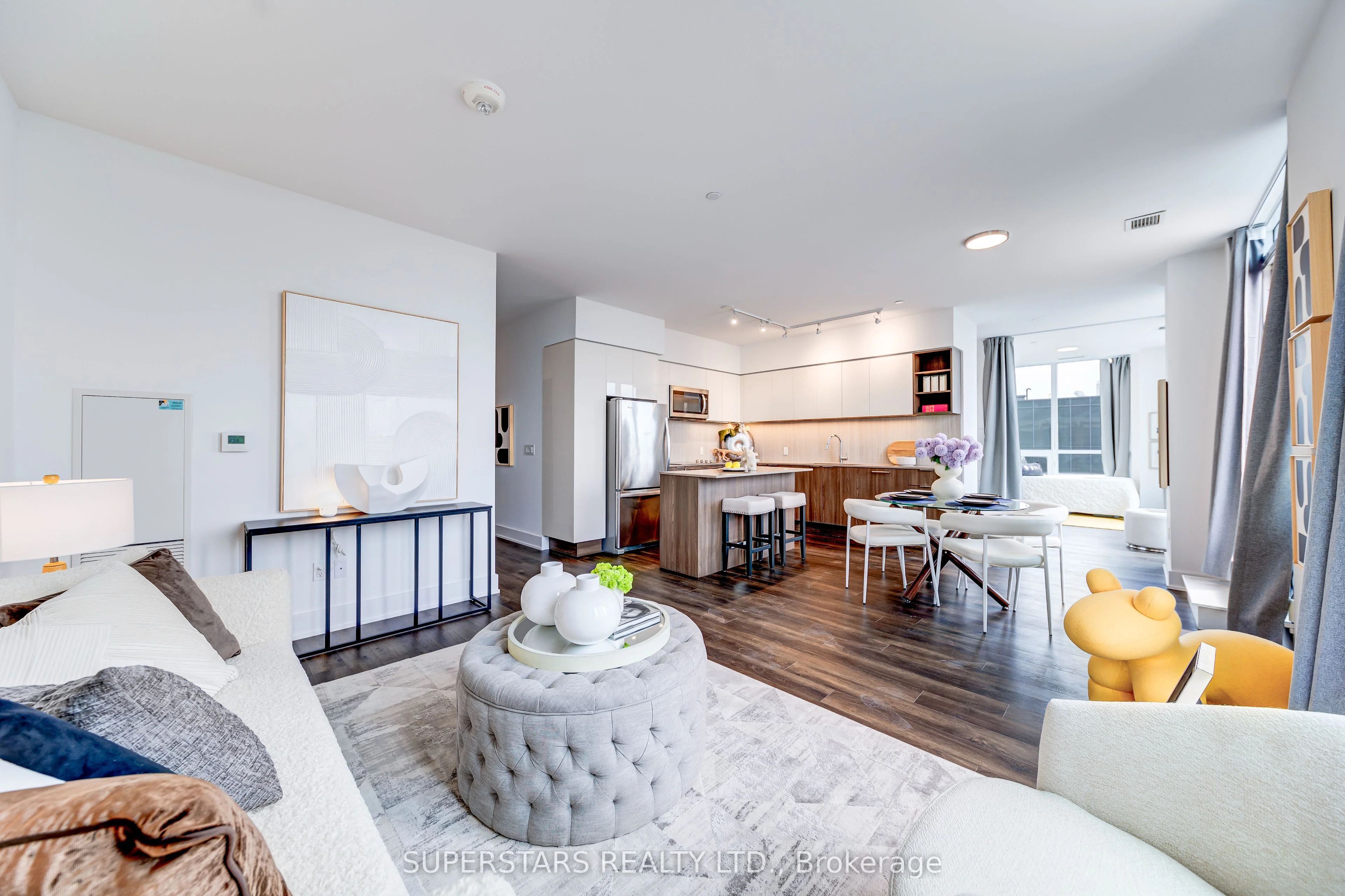 31 Tippett Road 1705, Toronto C06, On M3h 0c8