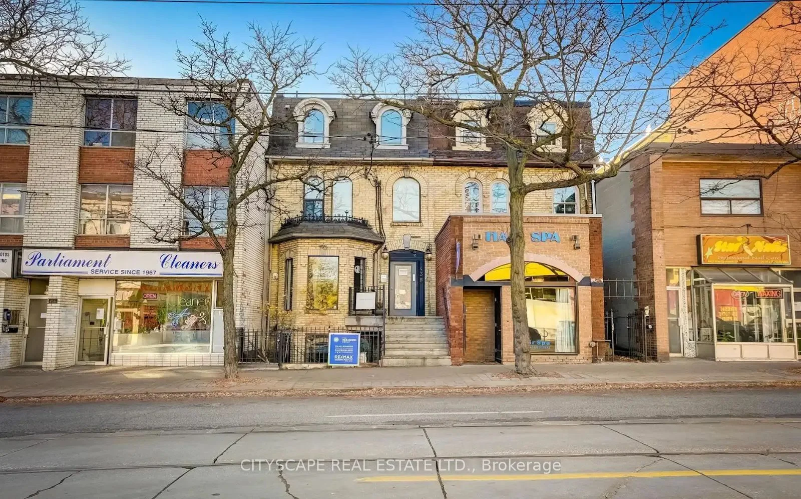 438 Parliament Street 300, Toronto C08, On M5a 3a2
