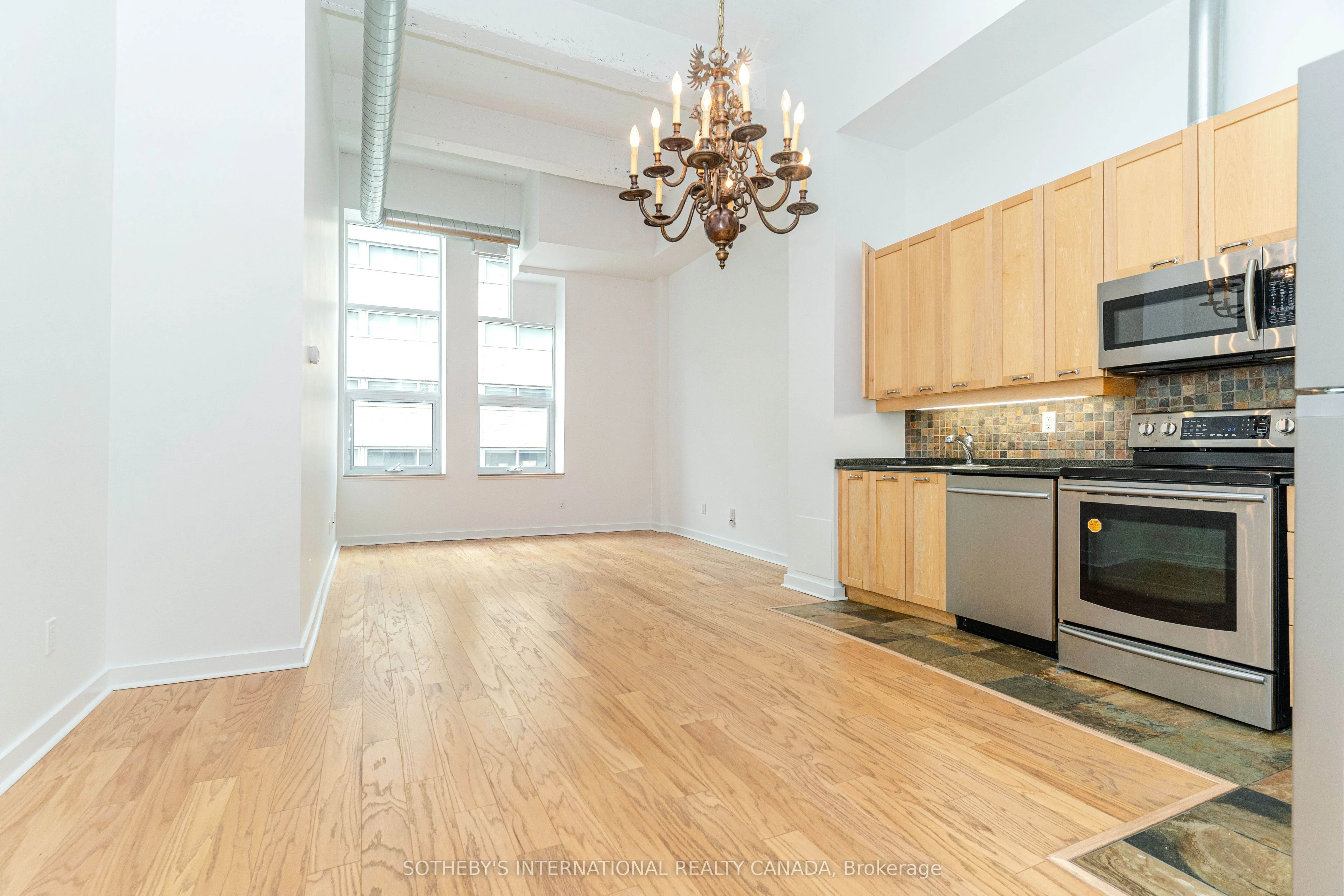 135 Dalhousie Street 209, Toronto C08, ON M5B 2P7