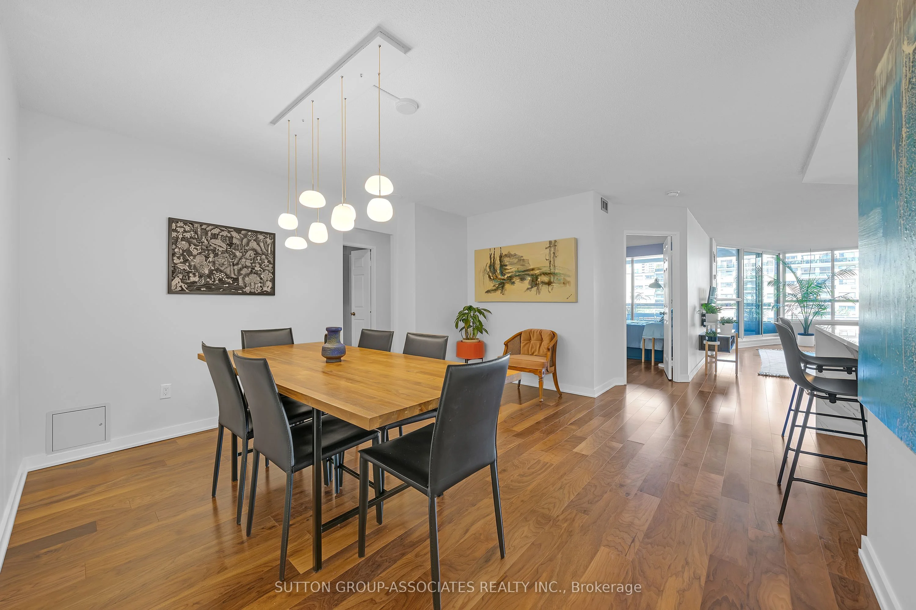 Condo Apartment in Toronto