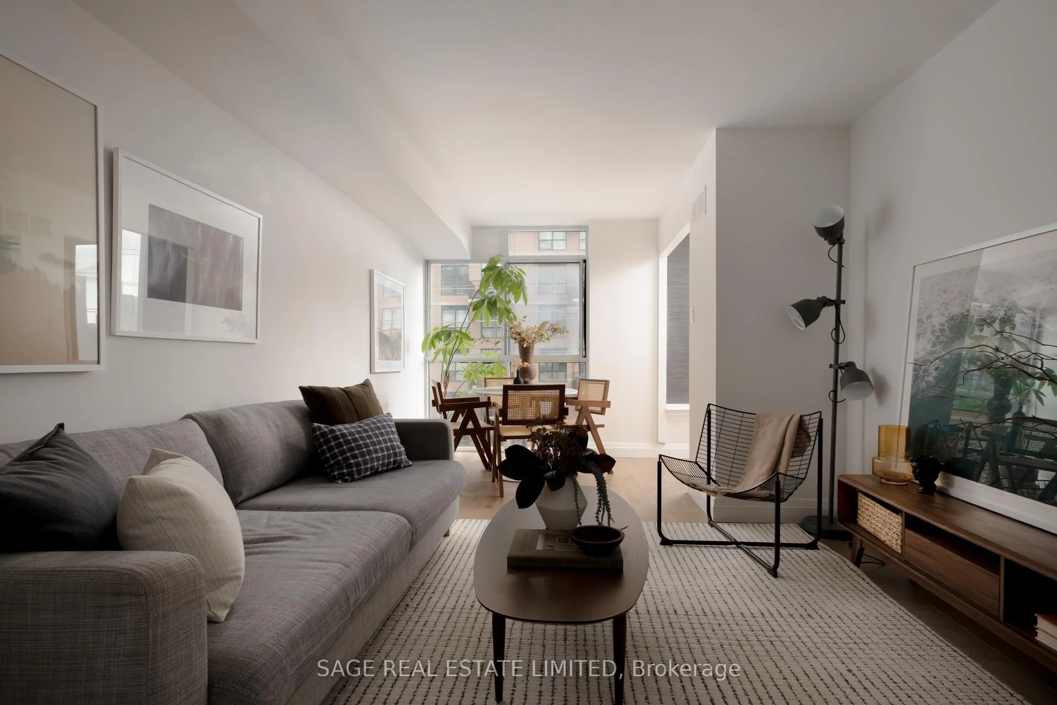 Condo Apartment in Toronto