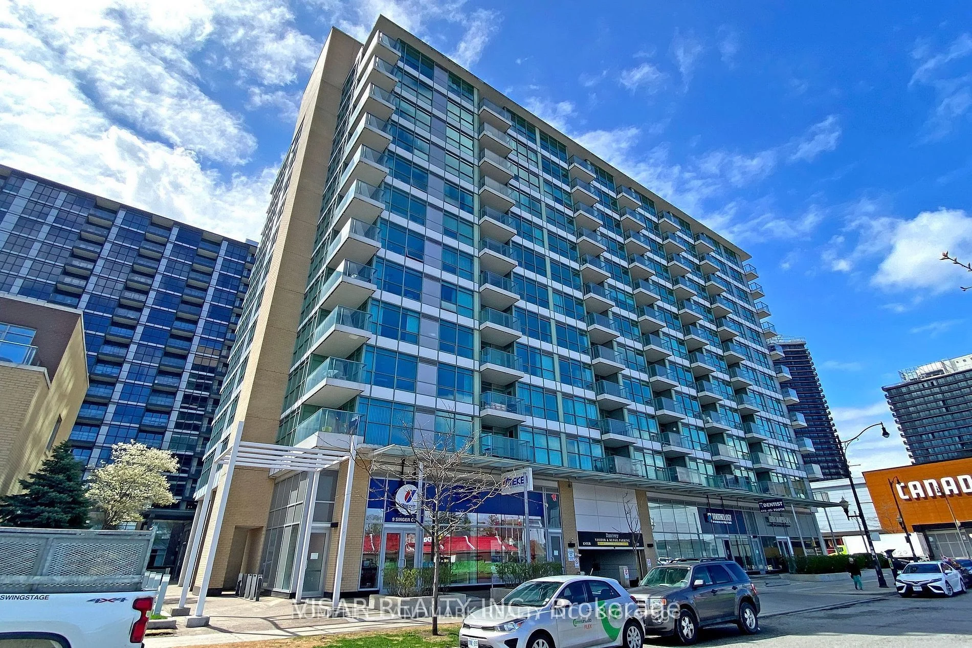 15 Singer Court 509, Toronto C15, ON M2K 0B1