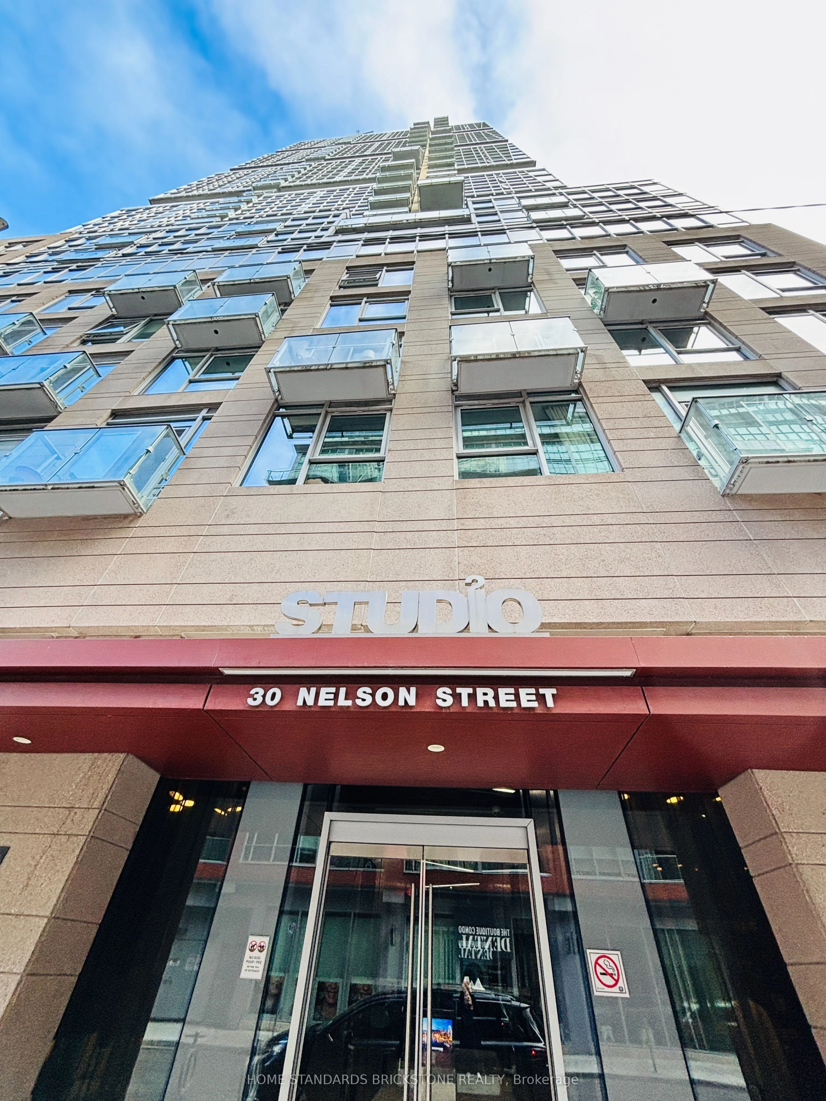 30 Nelson Street 301, Toronto C01, ON M5V 0H5