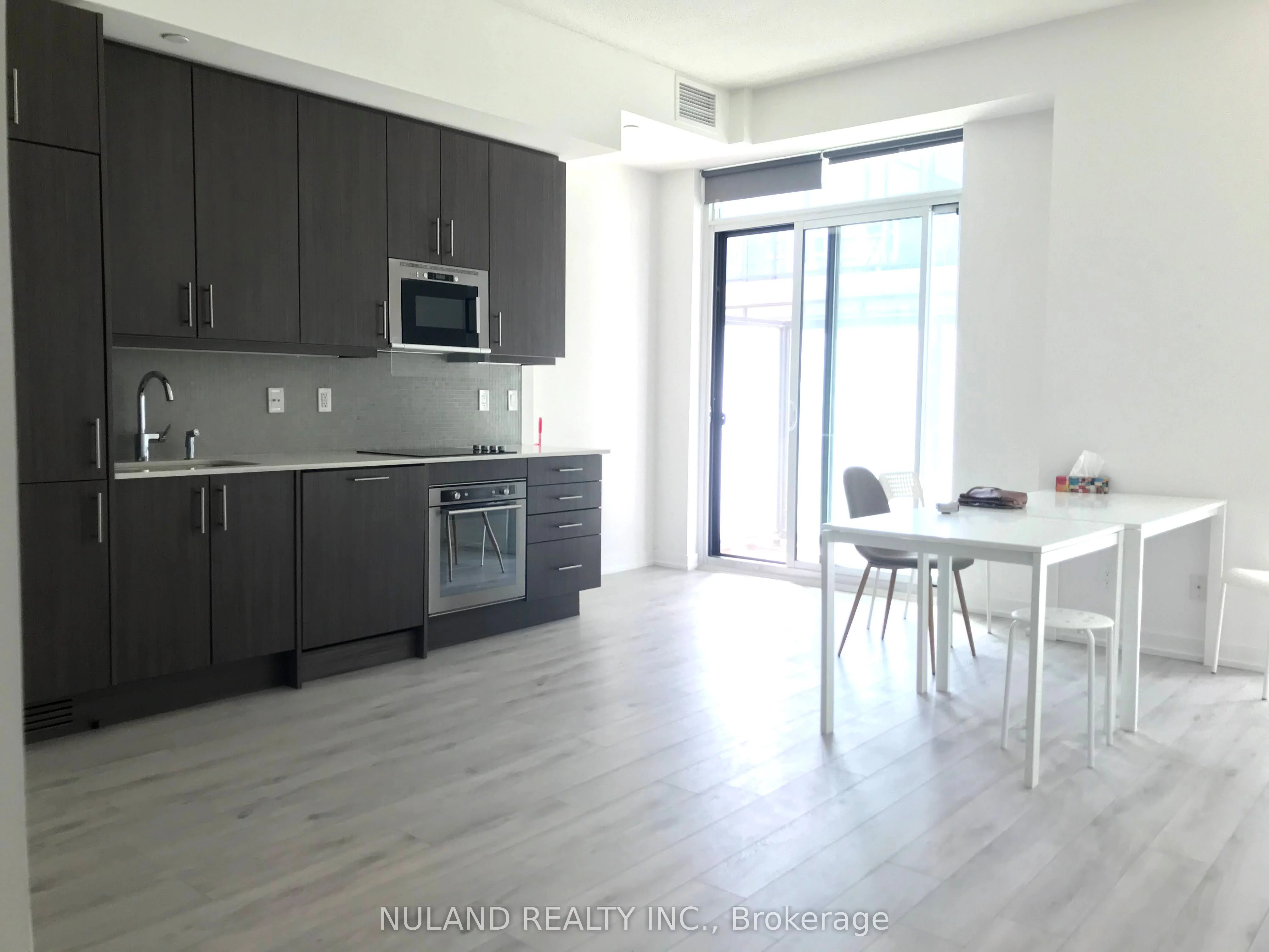 297 College Street 521, Toronto C01, On M5t 1s2