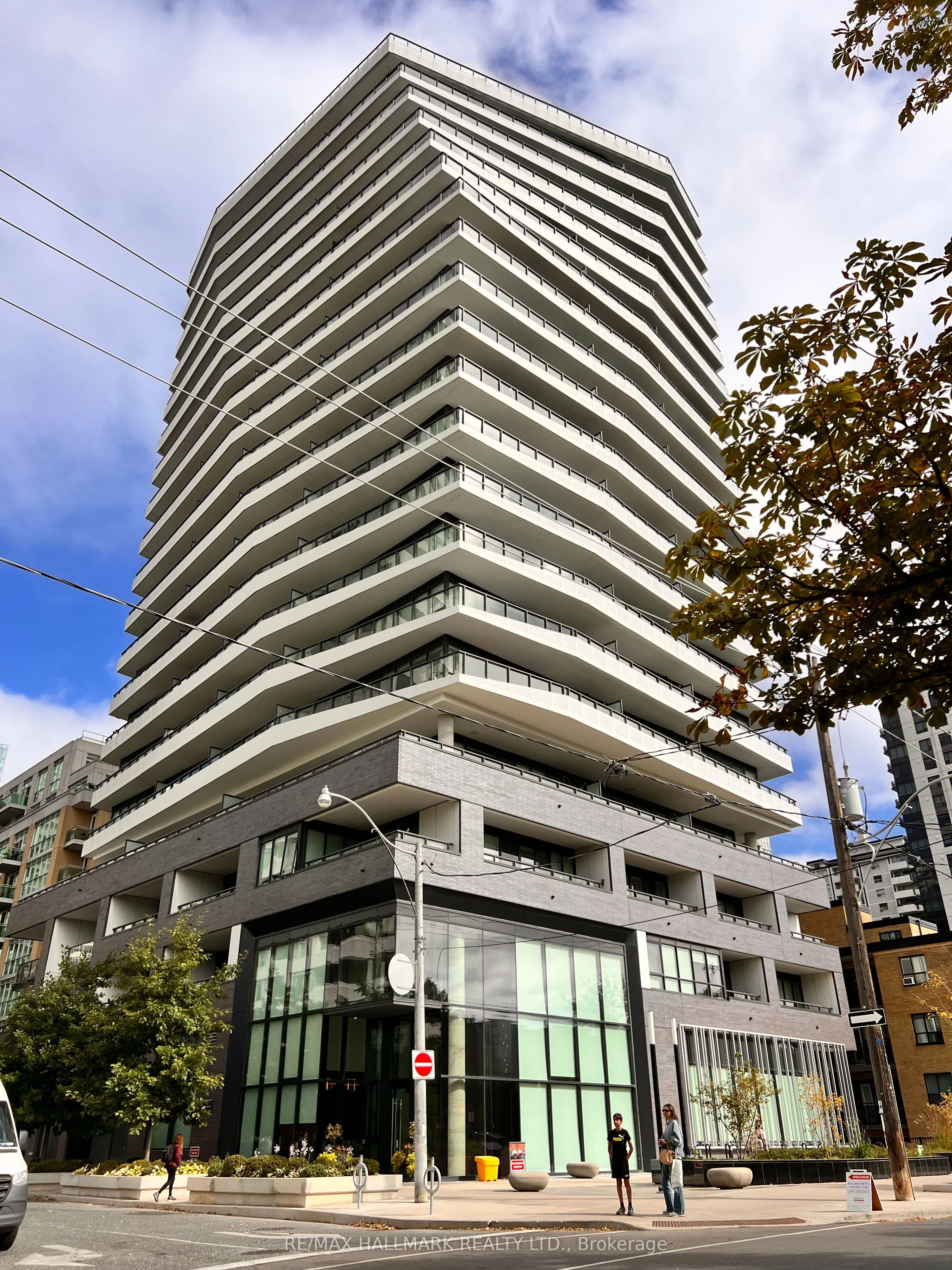11 Lillian Street 1508, Toronto C10, ON M4S 2H7