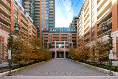 Condo Apartment in Toronto