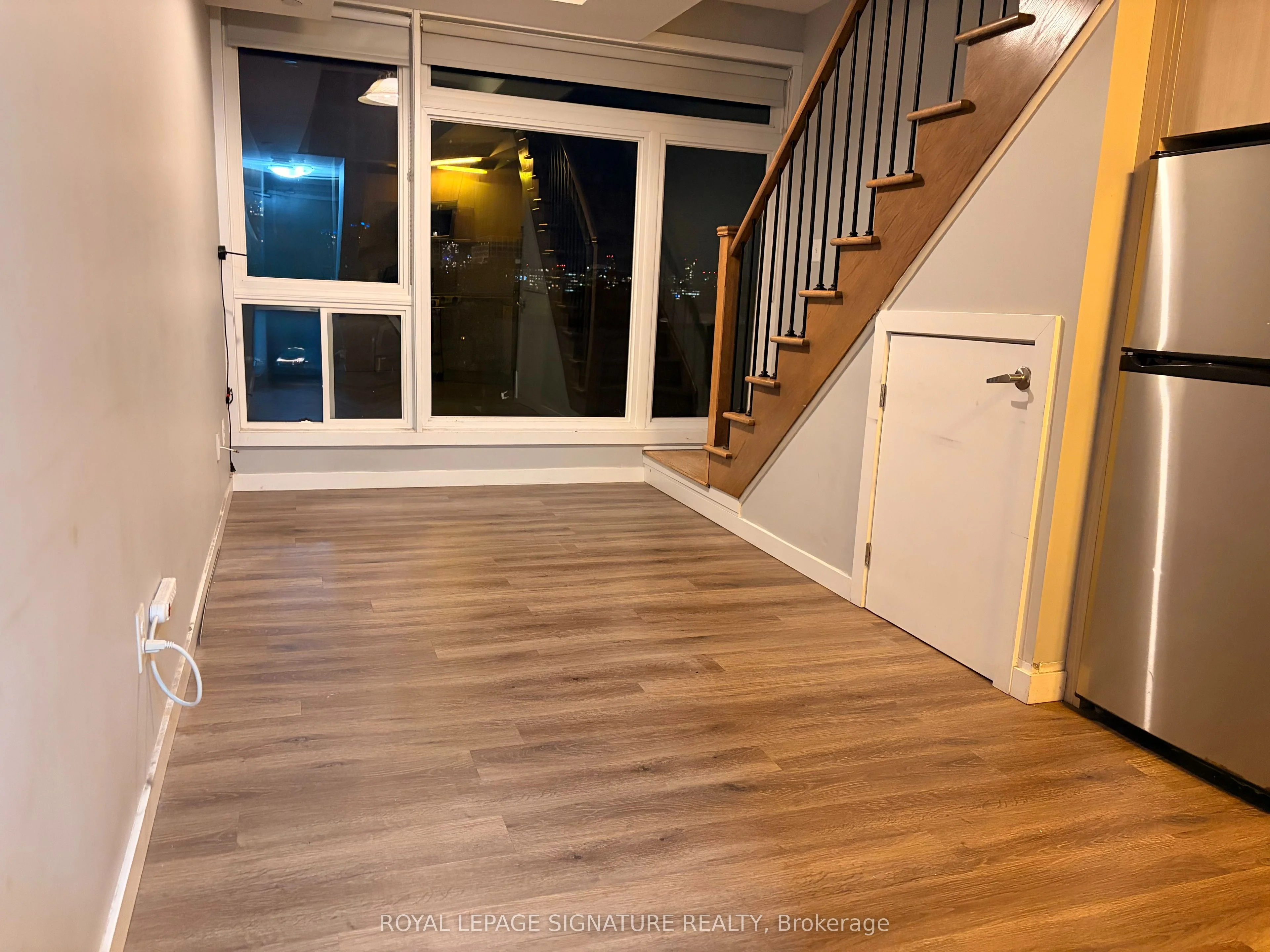 335 College Street 405, Toronto C01, ON M5T 1S2