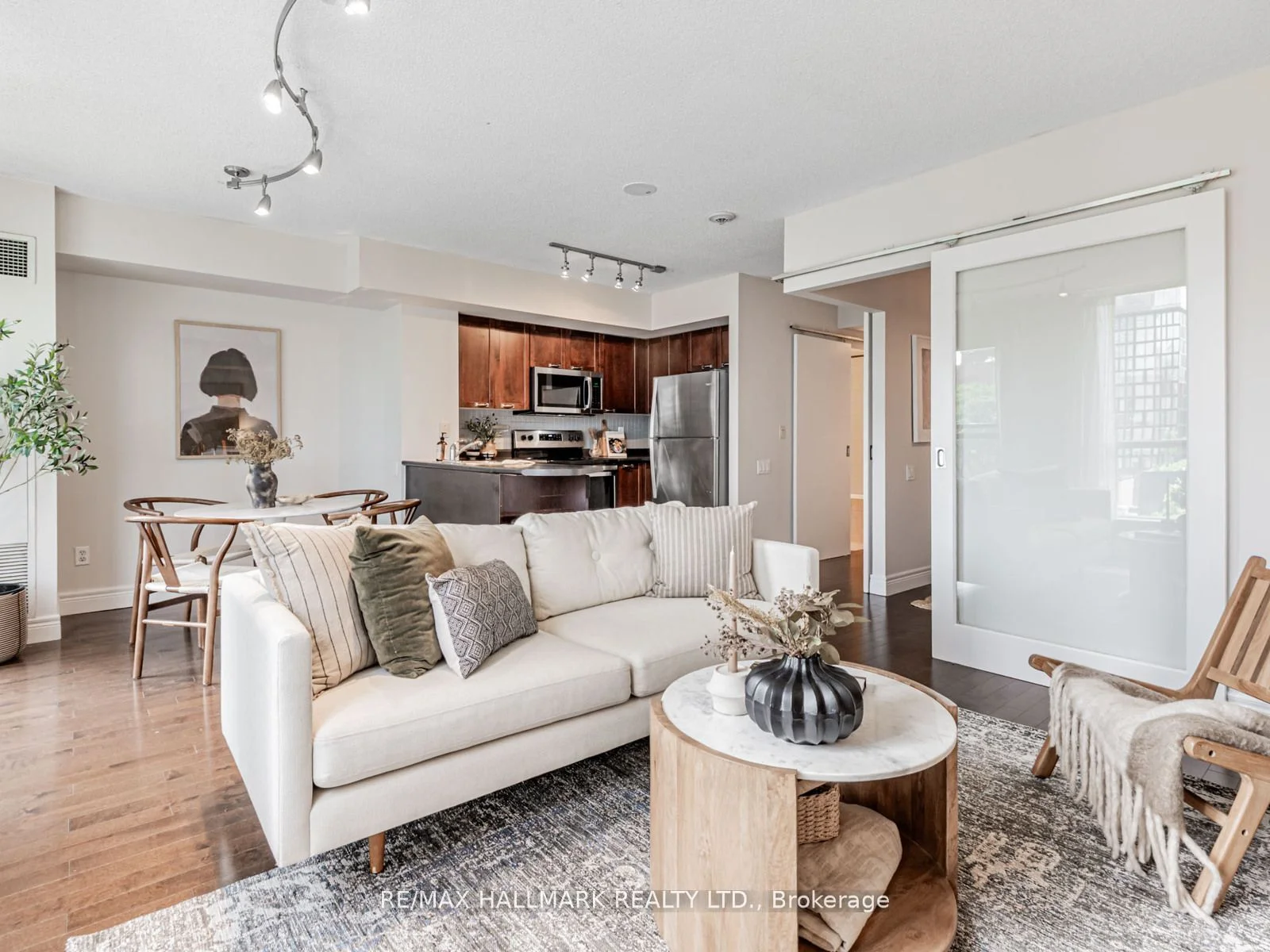75 Dalhousie Street 710, Toronto C08, ON M5B 2R9