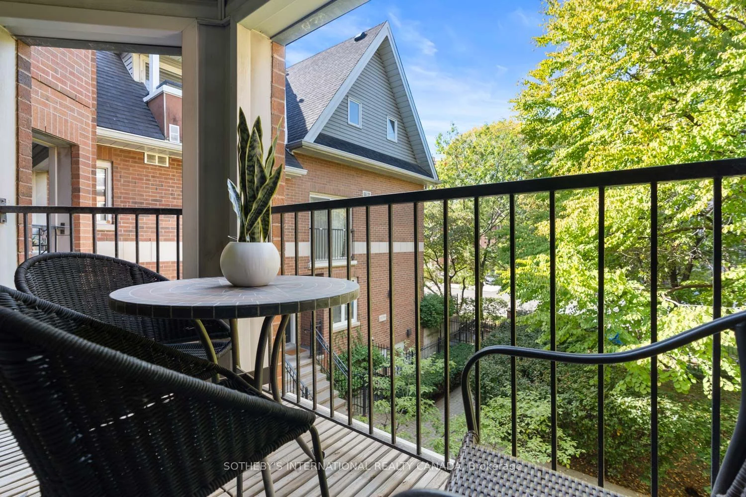 217 St. George Street 6, Toronto C02, ON M5R 3S7