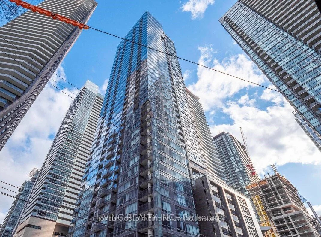 295 Adelaide Street W 716, Toronto C01, ON M5V 0L4
