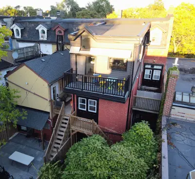 Duplex in Toronto
