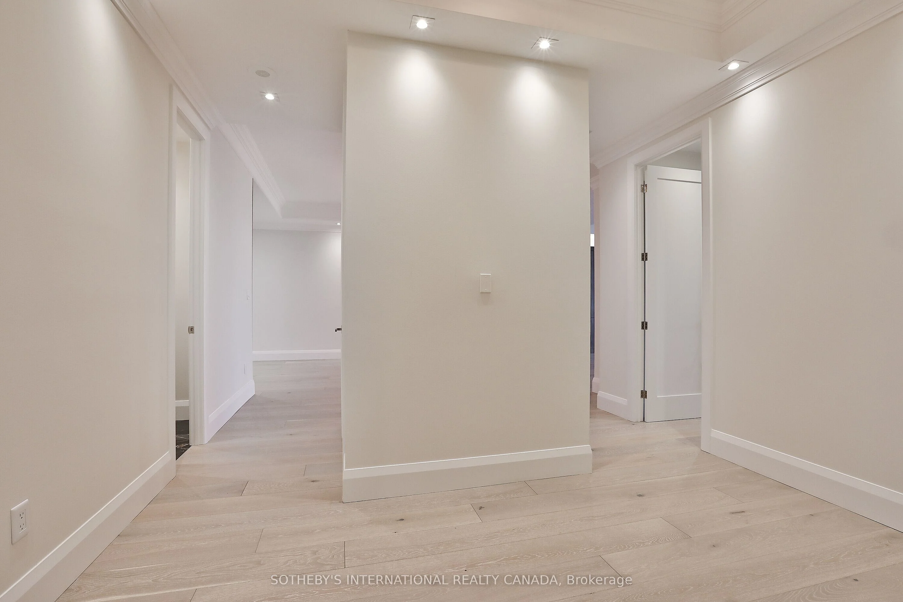 99 Avenue Road 1101, Toronto C02, ON M5R 2G5