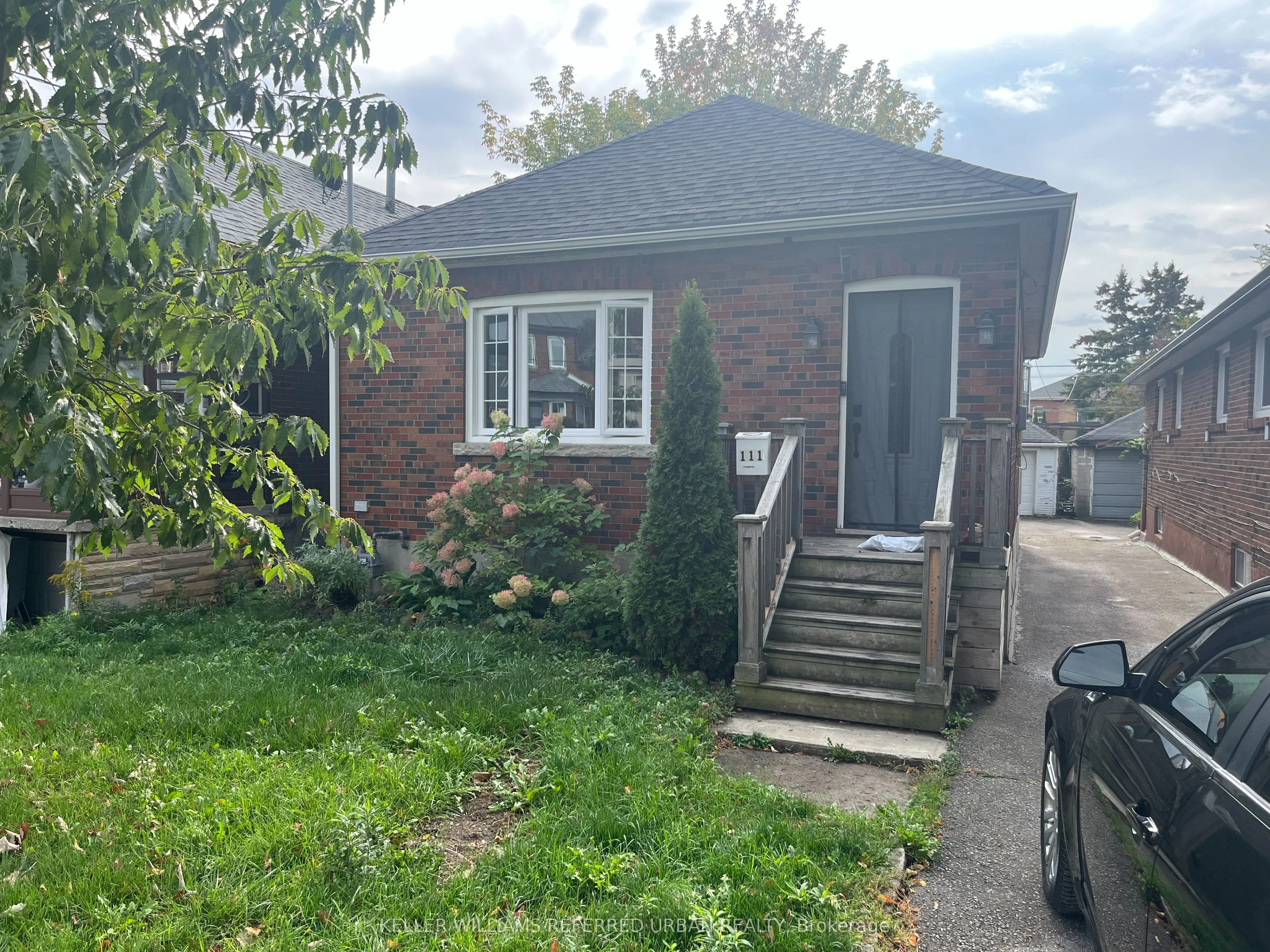 111 Clovelly Avenue Lower Level, Toronto C03, ON M6E 2E7