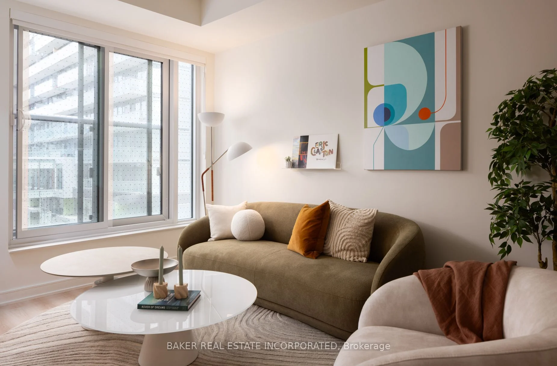 100 Mill Street 517, Toronto C08, ON M5A 0Y1