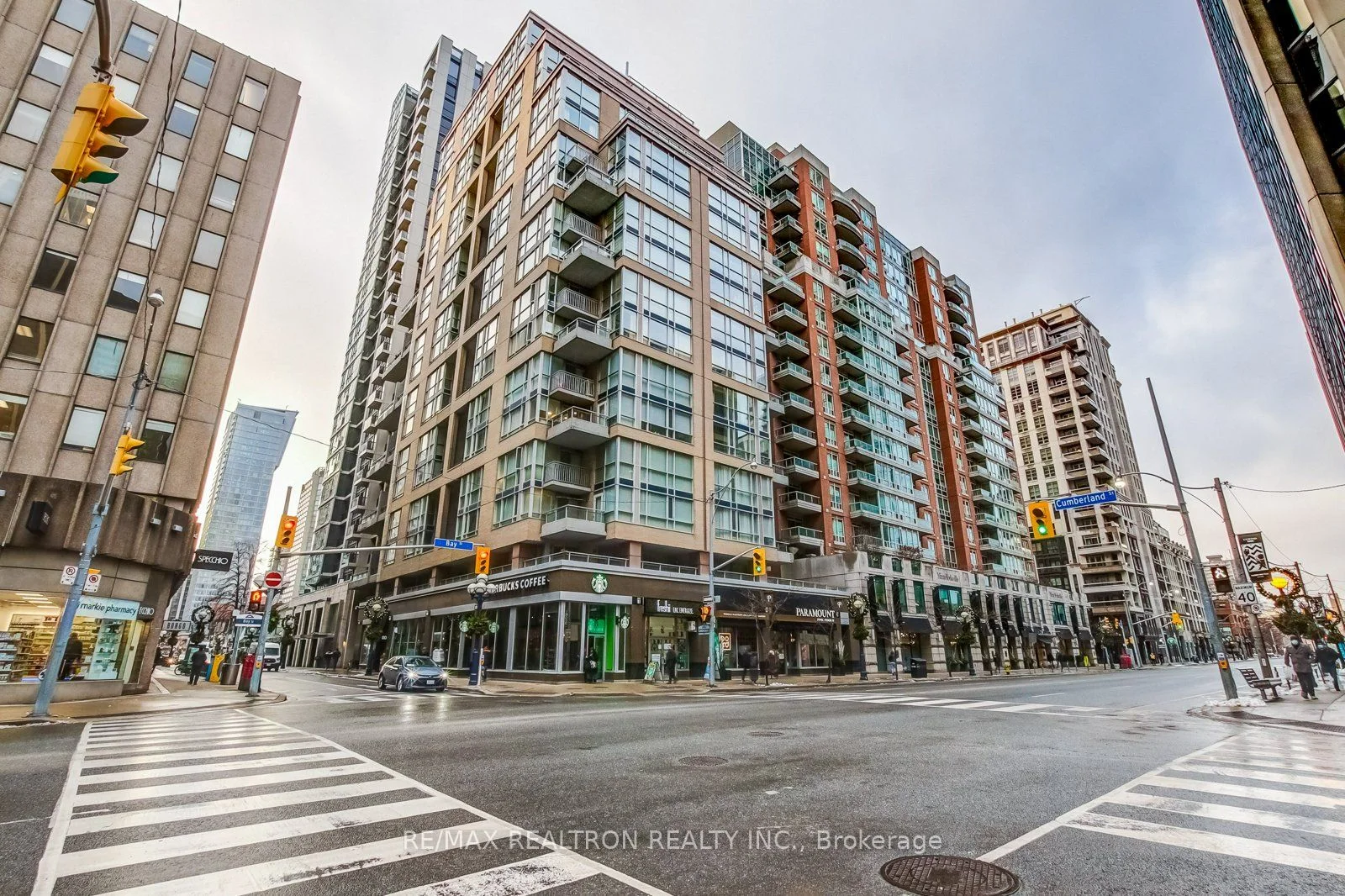 80 Cumberland Street 301, Toronto C02, On M5r 3v1