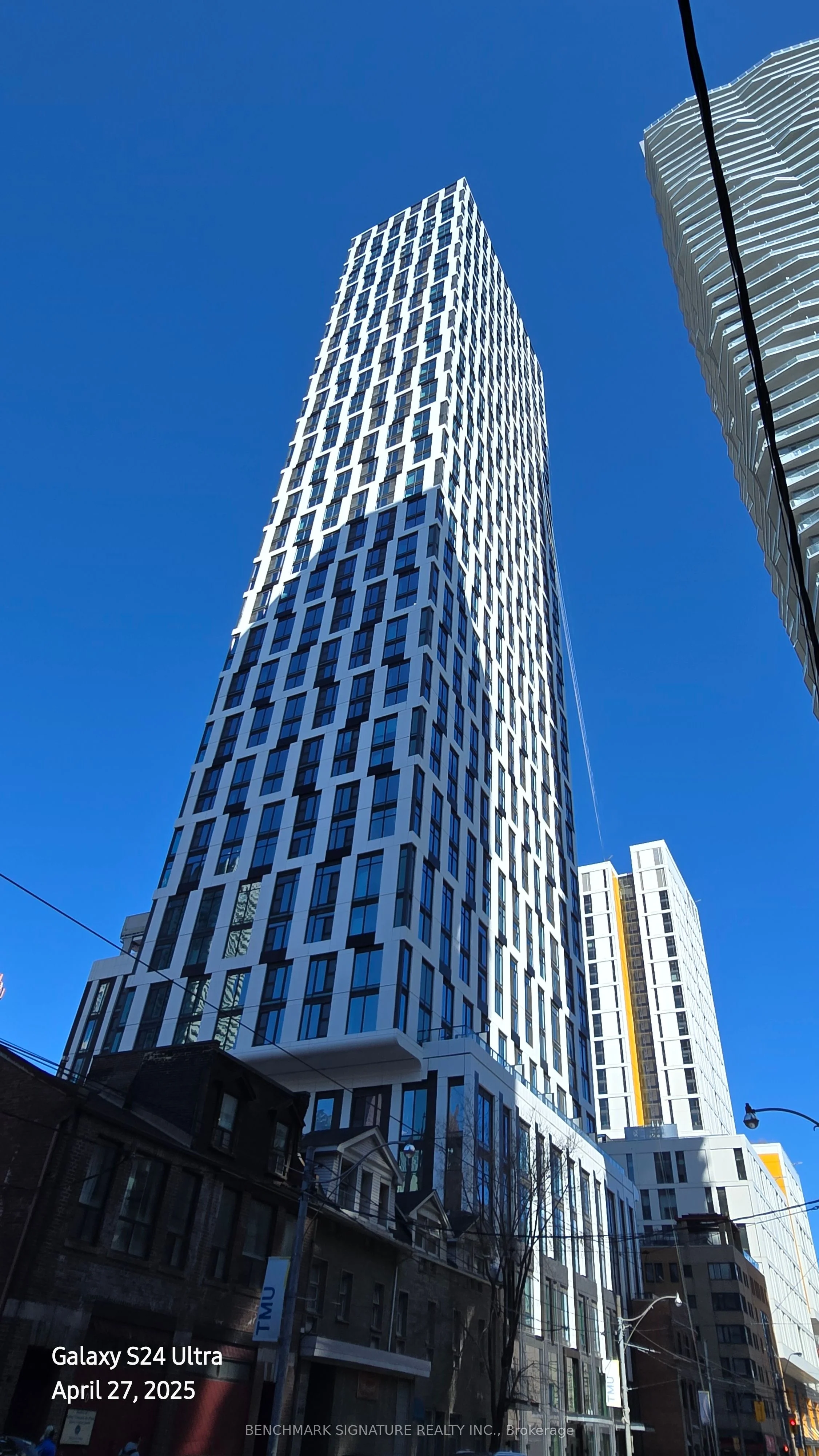 252 Church Street 2716, Toronto C08, On M5b 1z2