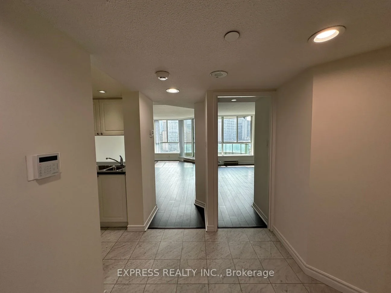 38 Elm Street 1212, Toronto C01, ON M5G 2K5