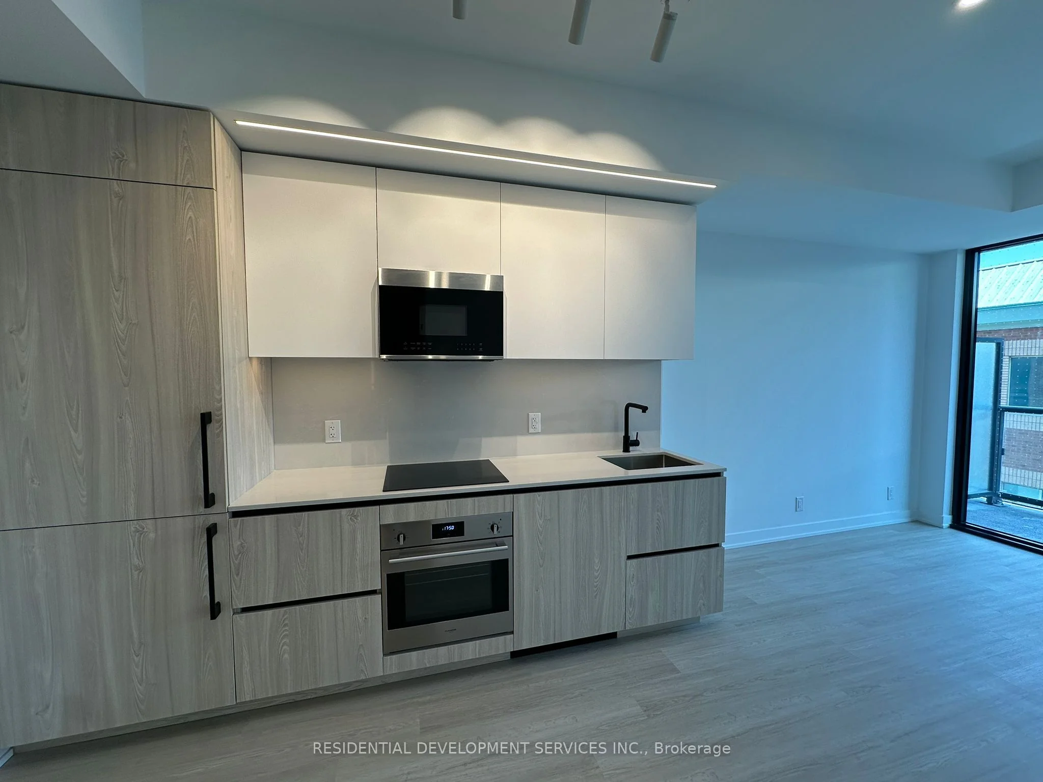 699 Sheppard Avenue E 303, Toronto C15, ON M2K 0J5