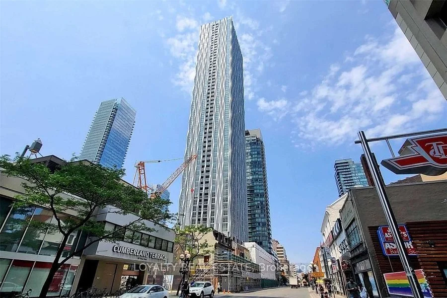 Condo Apartment in Toronto