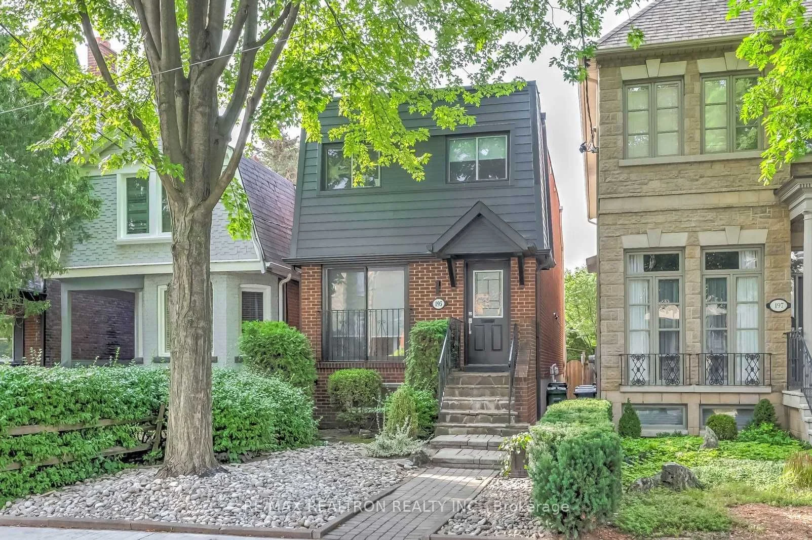 195 Bedford Park Avenue, Toronto C04, ON M5M 1J4