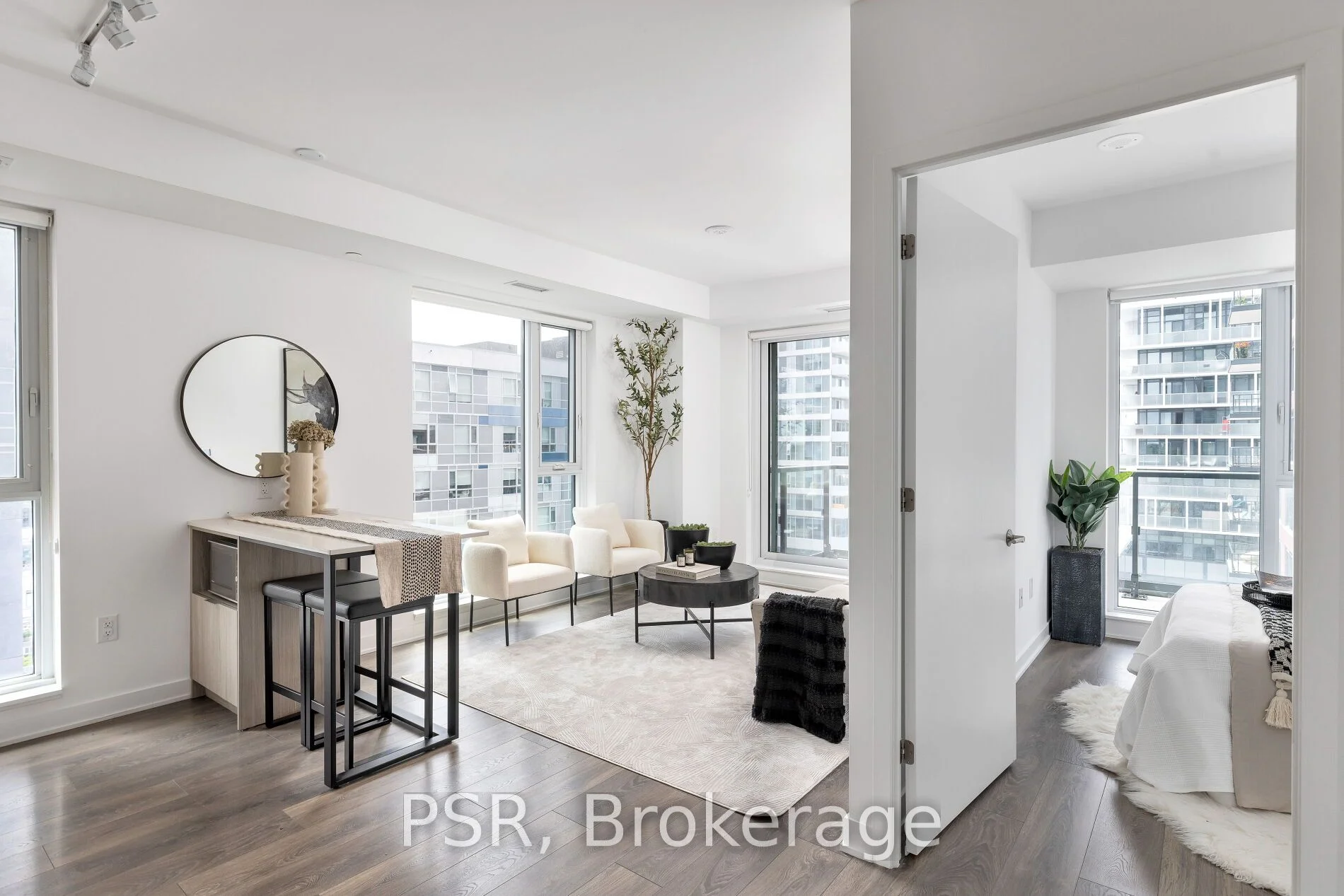 130 River Street 703, Toronto C08, On M5a 0r8