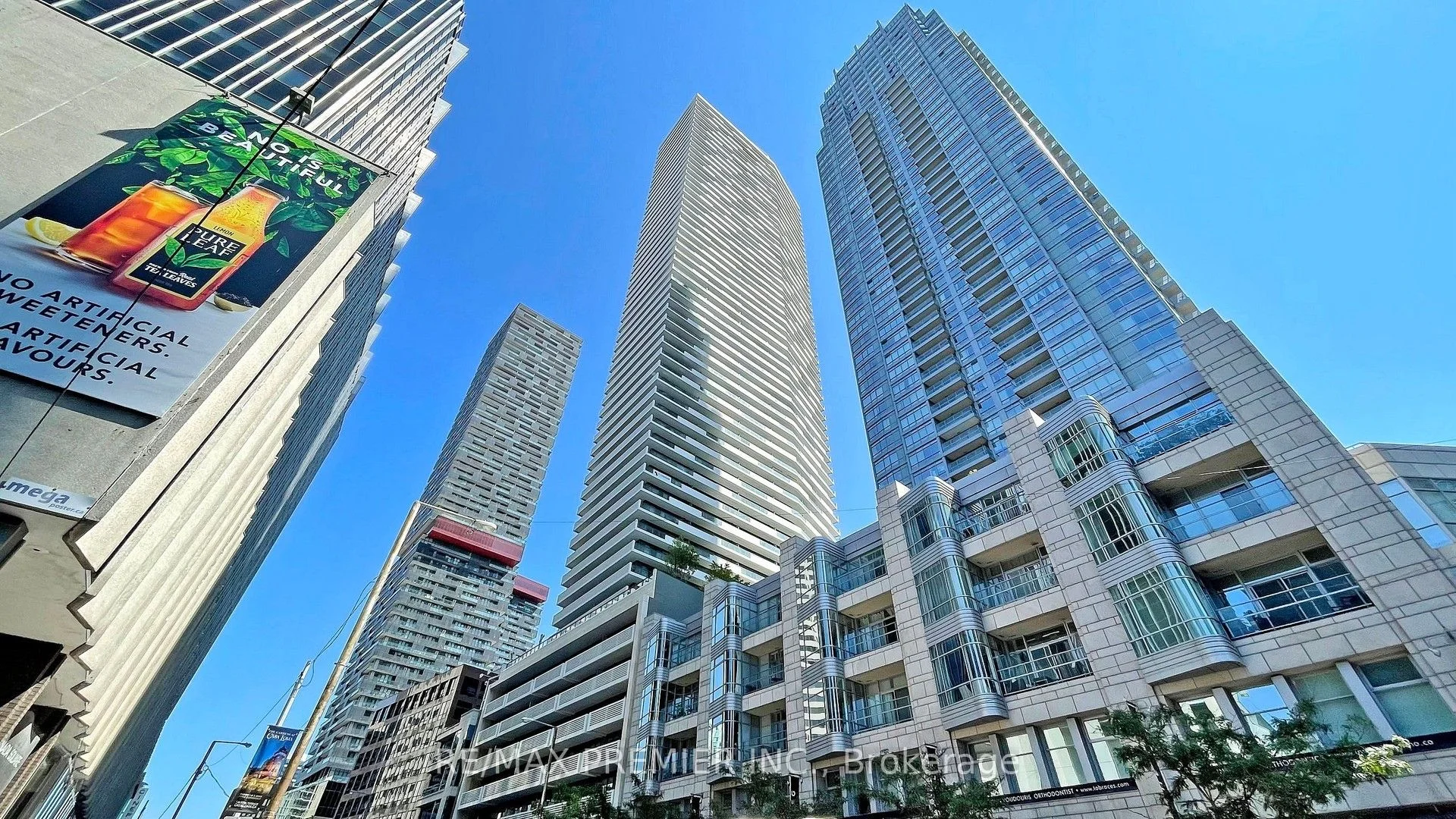 2221 Yonge Street 3105, Toronto C10, ON M4S 0B8