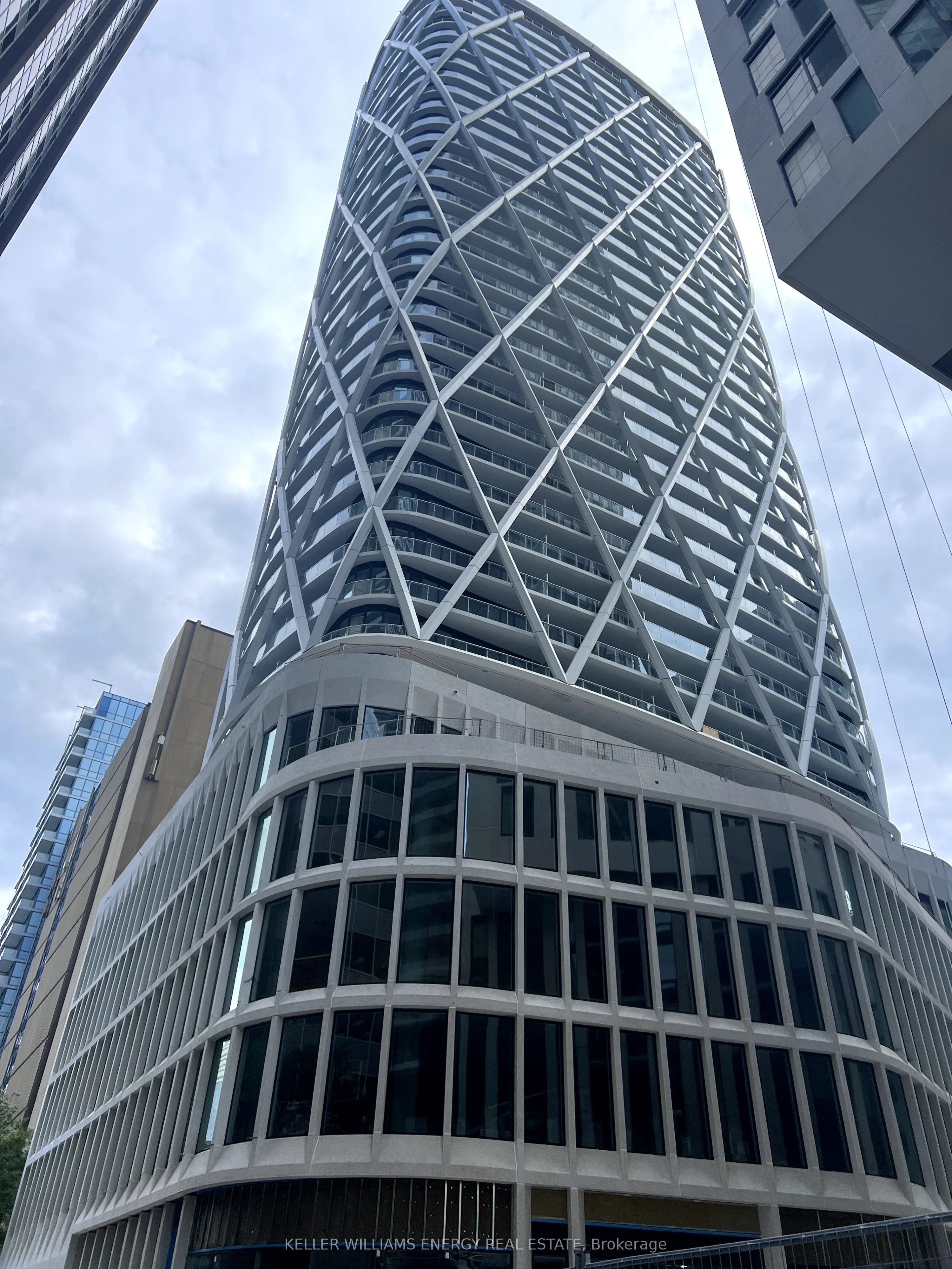 230 Simcoe Street 1128, Toronto C01, ON M5T 1T4