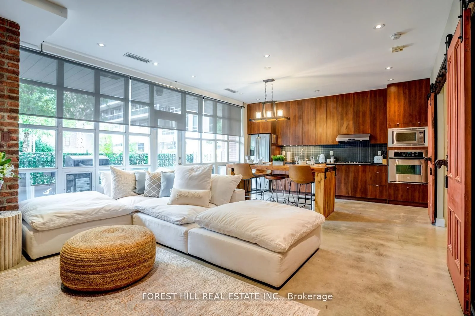 23 Brant Street 103, Toronto C01, ON M5V 2L5