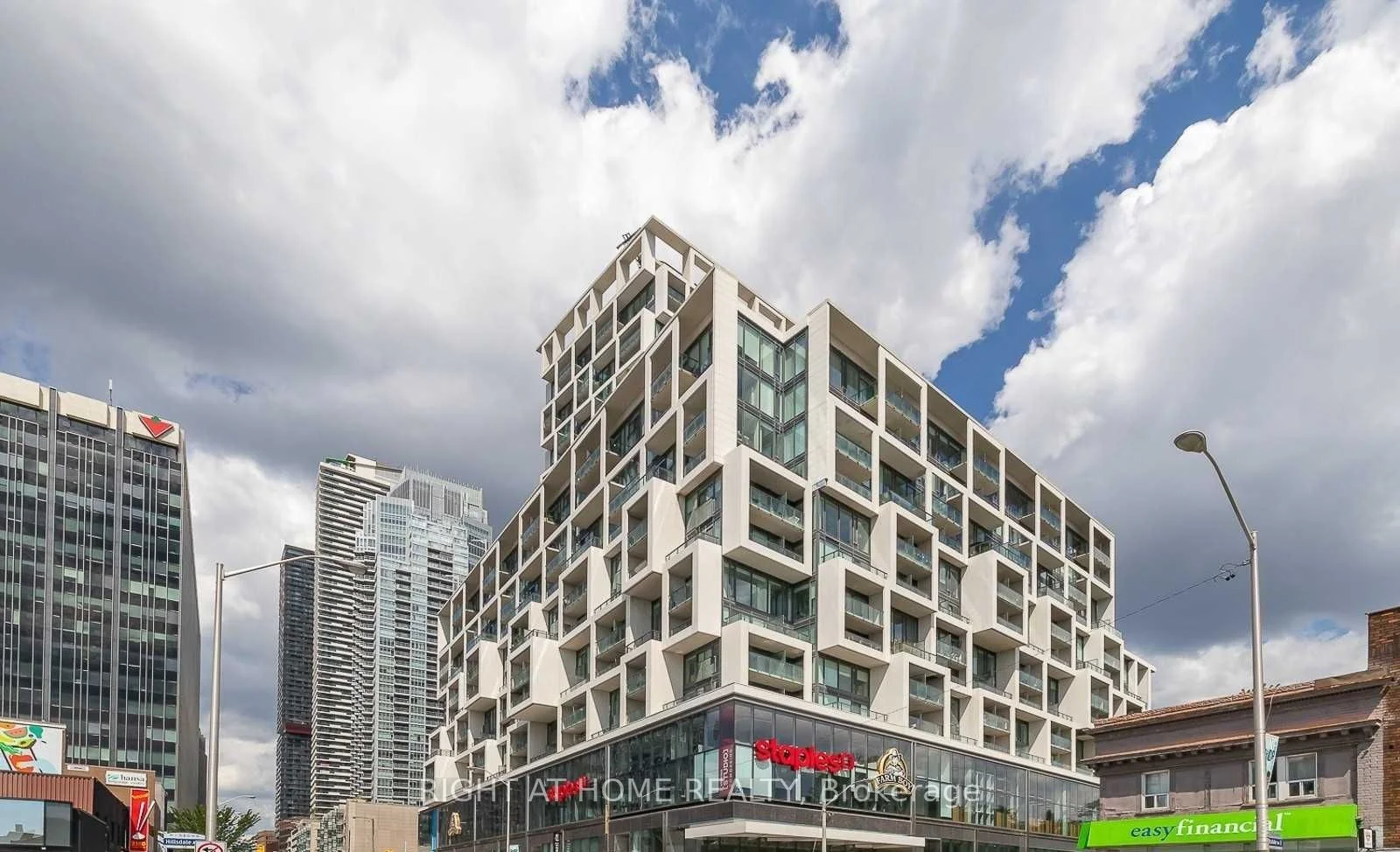 5 Soudan Avenue 1622, Toronto C10, ON M4S 0B1