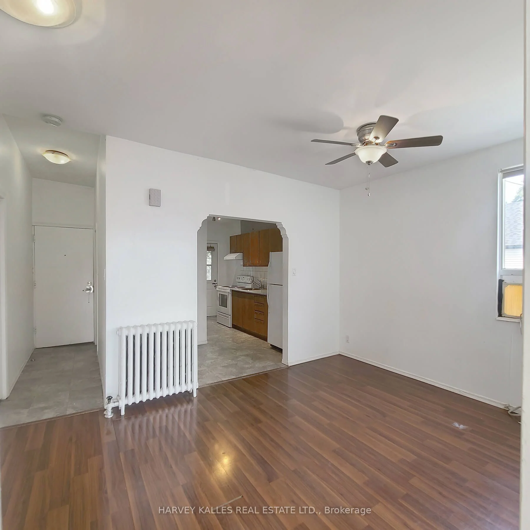 206 Augusta Avenue 2nd Floor, Toronto C01, ON M5T 2L6