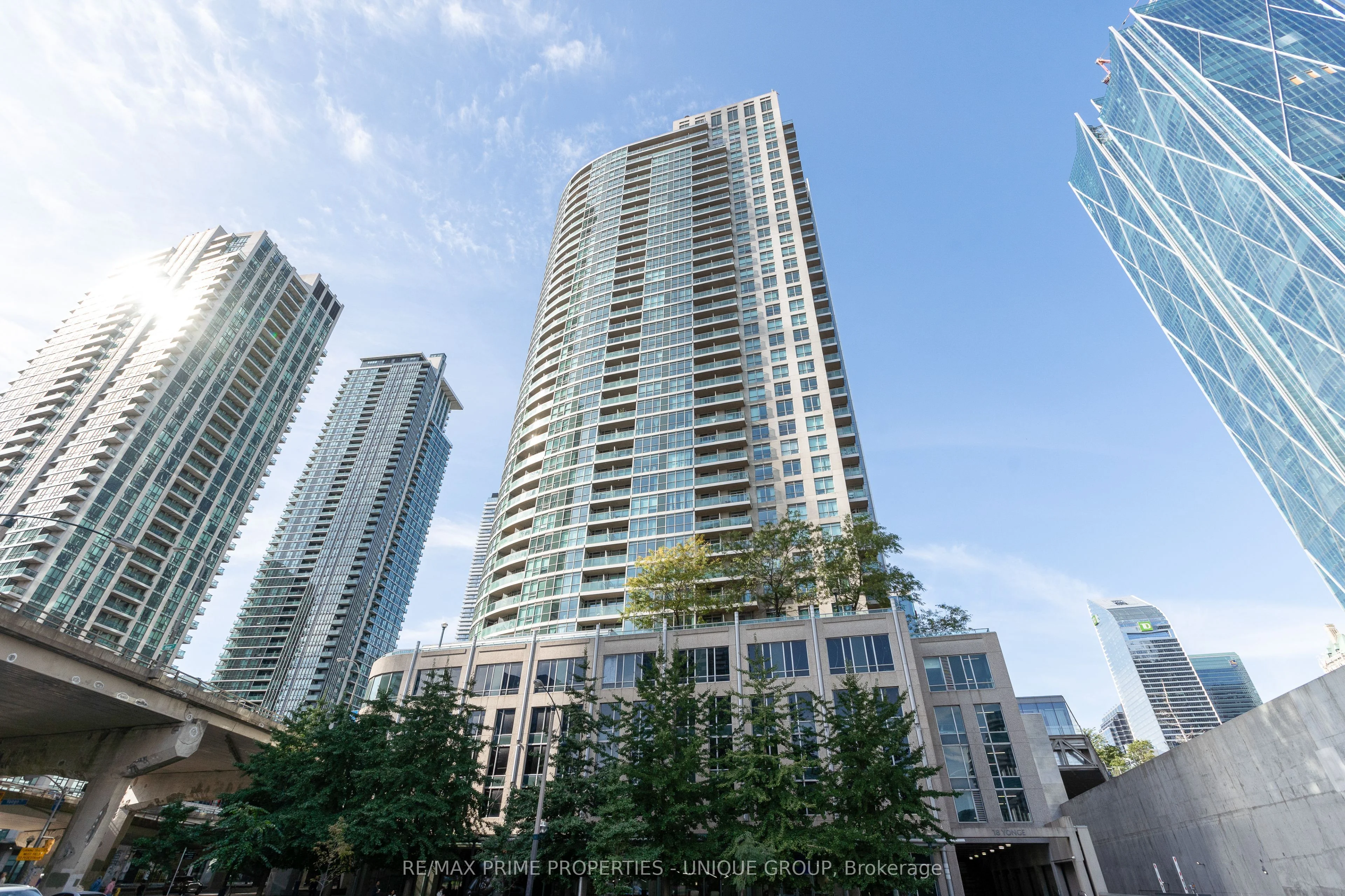 18 Yonge Street 2706, Toronto C01, ON M5E 1Z8