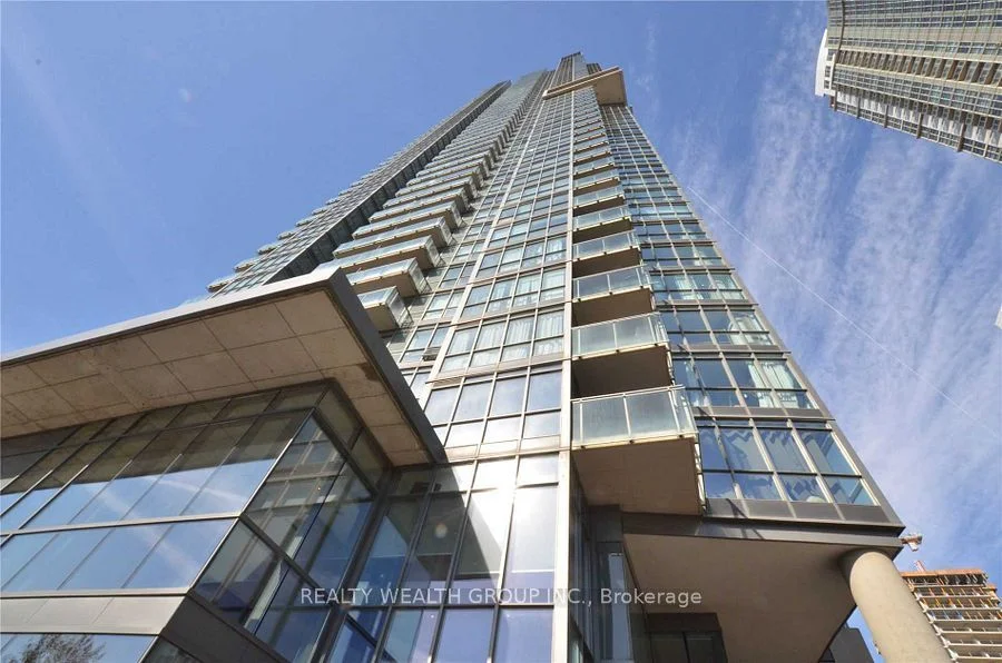 11 Brunel Court 4203, Toronto C01, ON M5V 3Y3