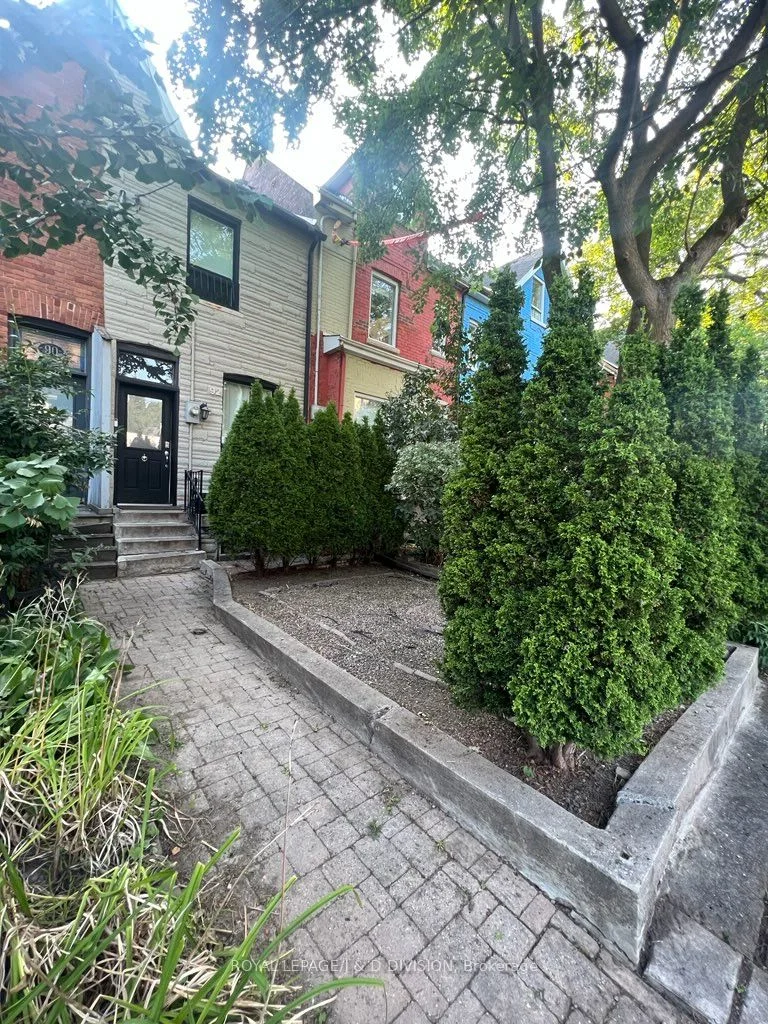 92 Massey Street, Toronto C01, ON M6J 2T4