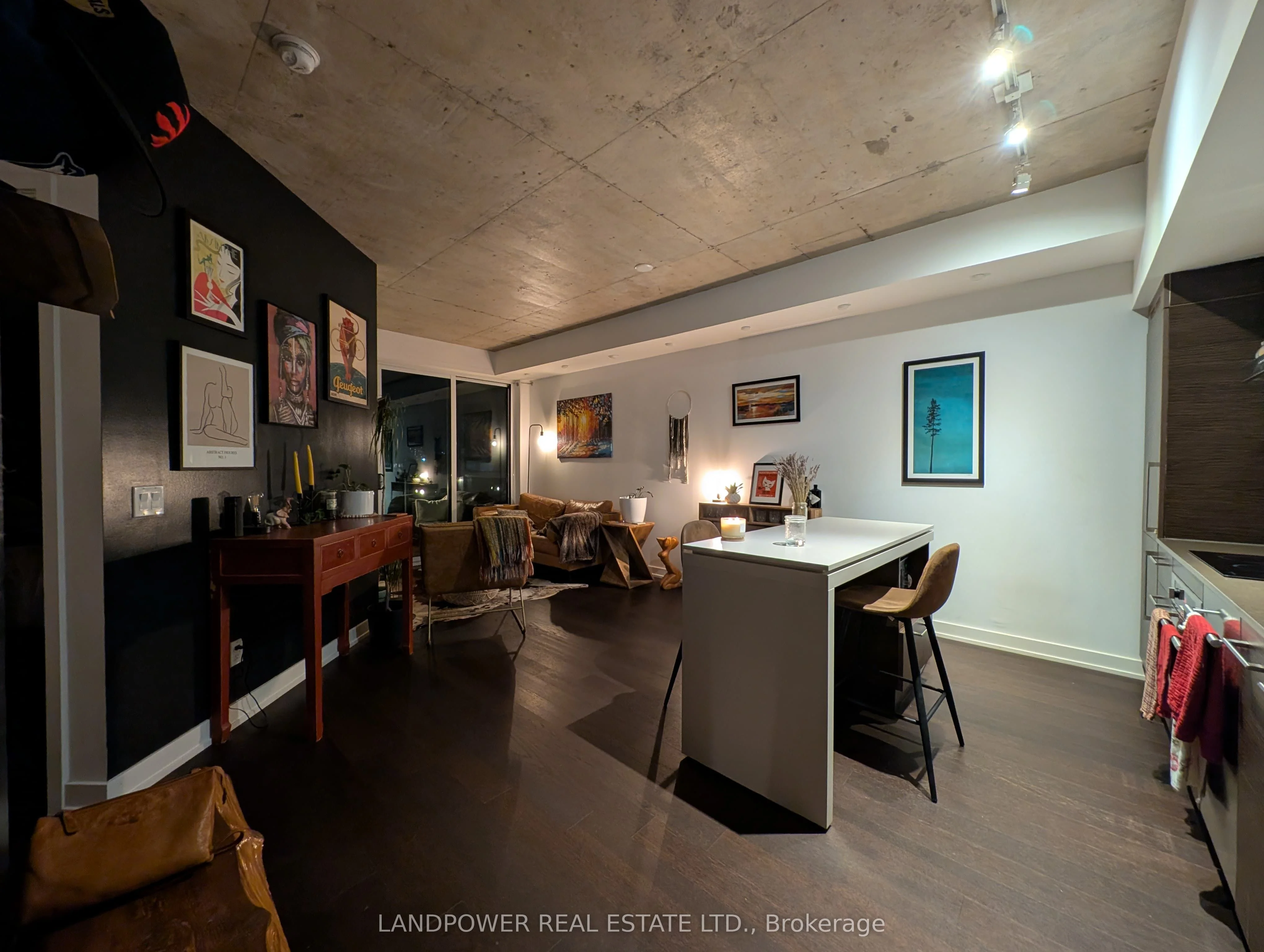 1030 King Street W 610, Toronto C01, ON M6K 3N3