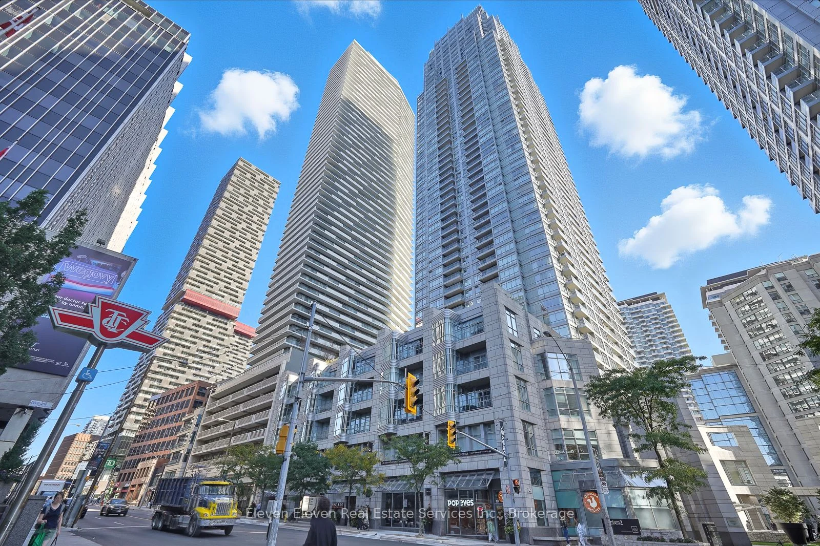 2221 Yonge Street 2009, Toronto C10, ON M4S 0B8