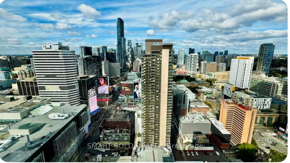 210 victoria Street, Toronto C08, ON M5B 2R3